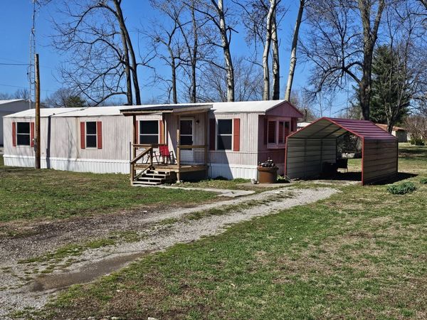 190 W Fifth Street, Bonnie, IL 62816