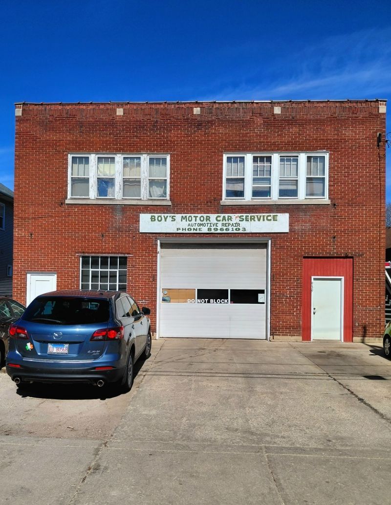 939 W Galena Boulevard, Aurora, IL 60506 Main Photo