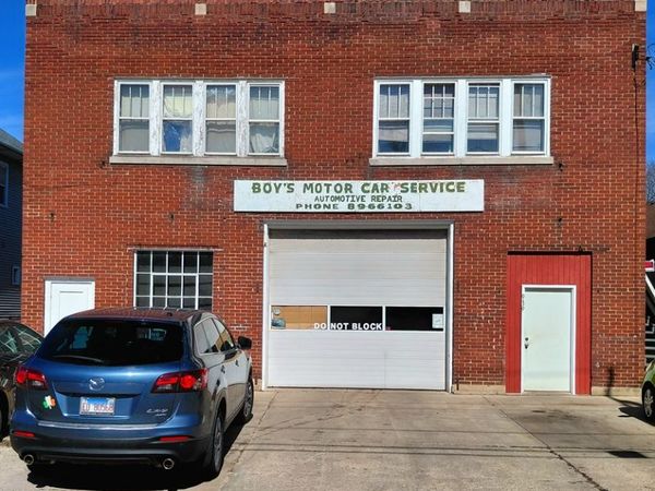 939 W Galena Boulevard, Aurora, IL 60506