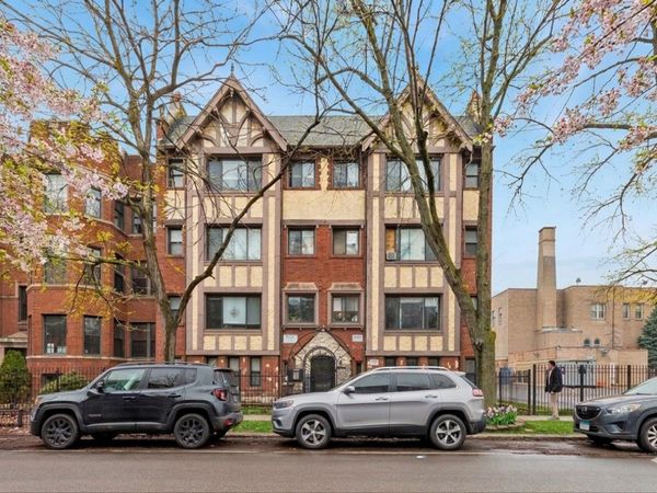 6912 N Ashland Avenue, Chicago, IL 60626