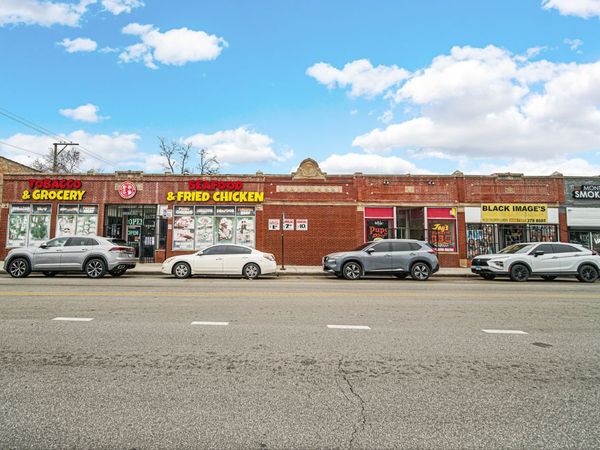 5600 W Division Street, Chicago, IL 60651