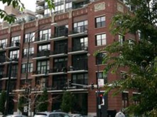 210 S Desplaines Street, Chicago, IL 60661