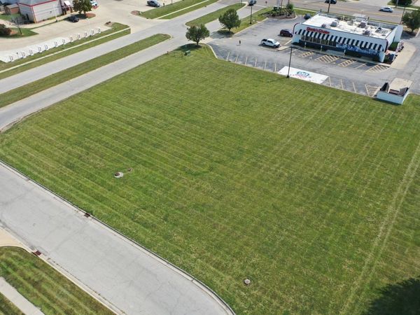 1703 Sugar Creek Boulevard, Normal, IL 61761