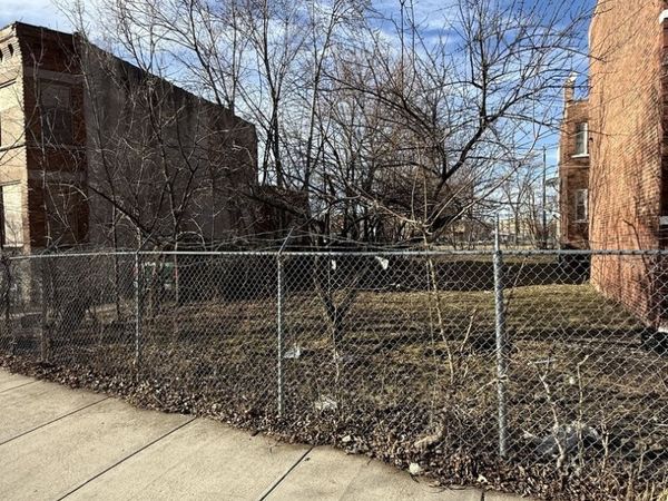 4202 W Wilcox Street, Chicago, IL 60624