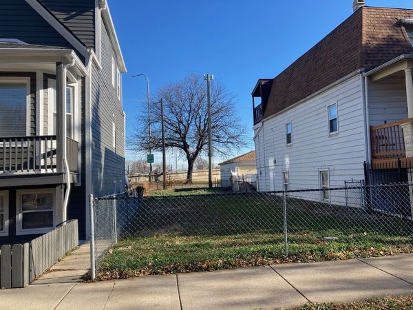 3329 N Drake Avenue, Chicago, IL 60618