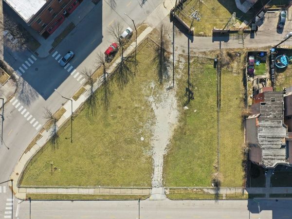 6848 S Anthony Avenue, Chicago, IL 60637