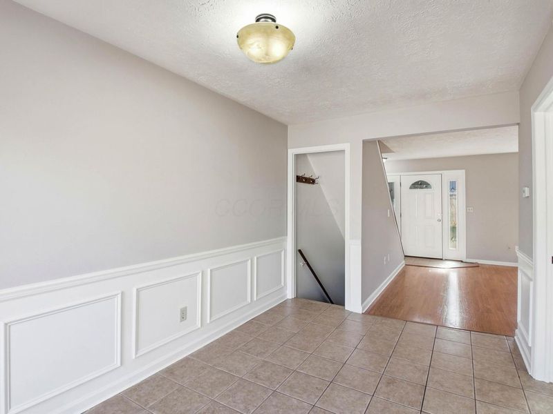 614 Dlyn Street, Columbus, OH 43228 Photo 10