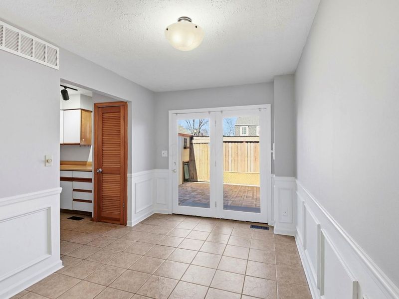 614 Dlyn Street, Columbus, OH 43228 Photo 11