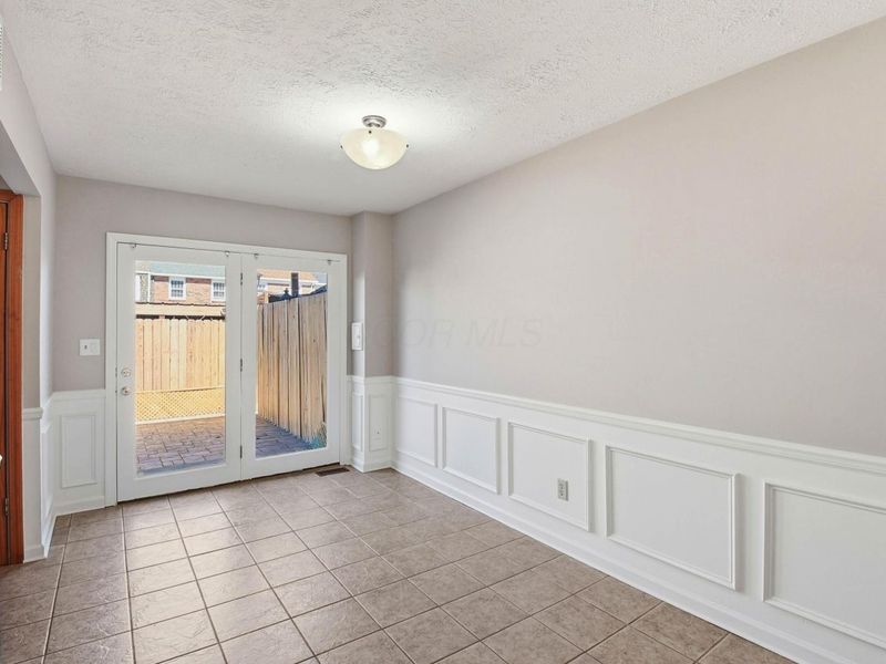 614 Dlyn Street, Columbus, OH 43228 Photo 12