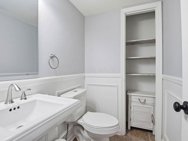 614 Dlyn Street, Columbus, OH 43228 Photo 13