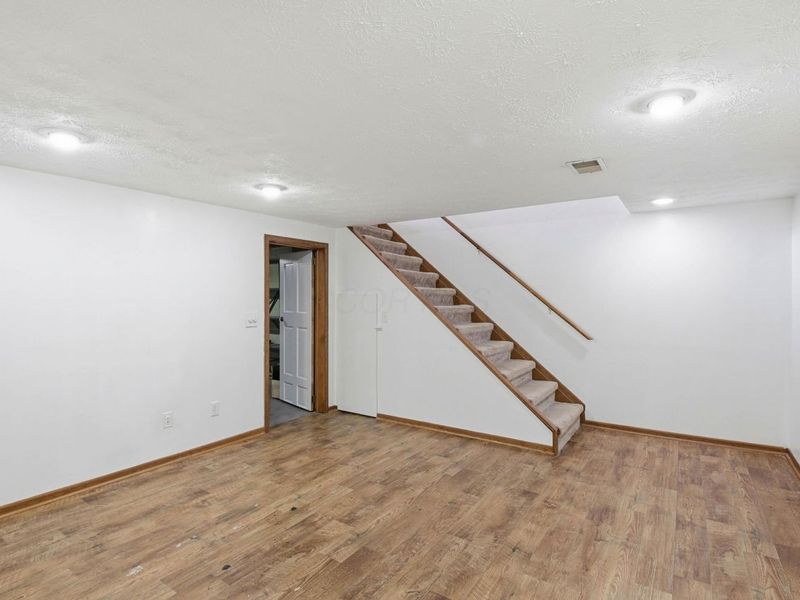 614 Dlyn Street, Columbus, OH 43228 Photo 27