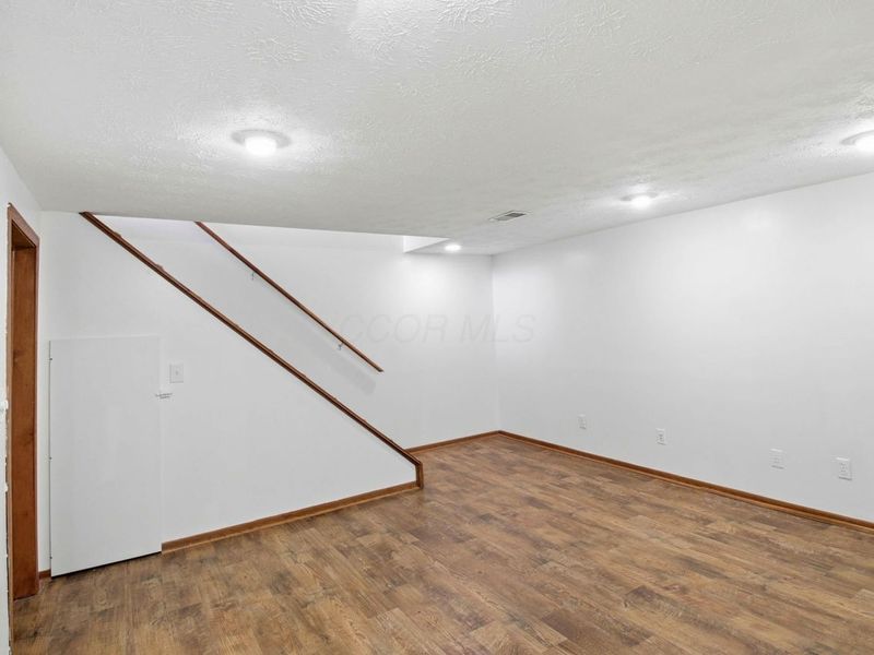 614 Dlyn Street, Columbus, OH 43228 Photo 28