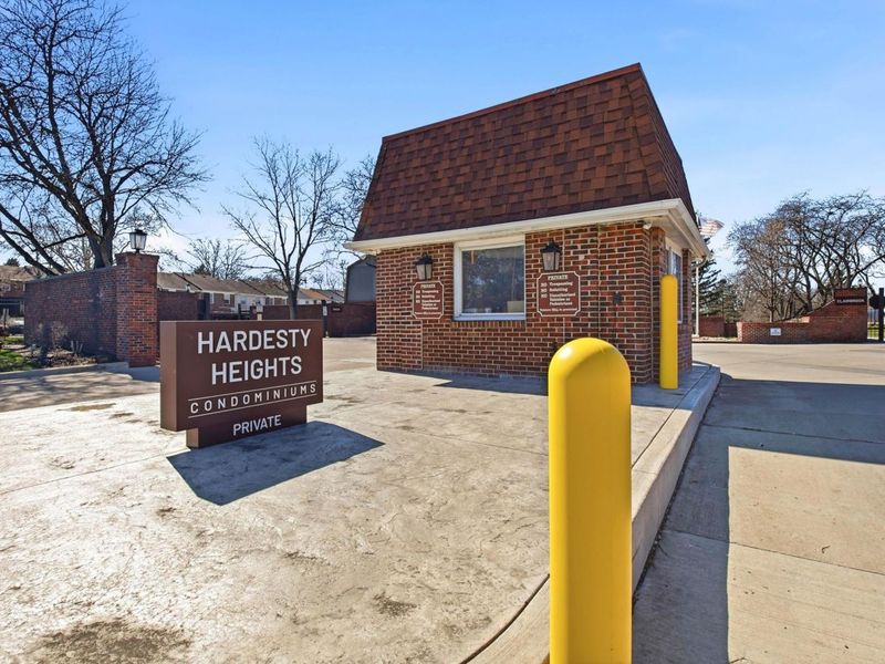 614 Dlyn Street, Columbus, OH 43228 Photo 33