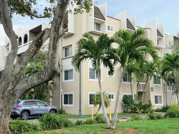 7825 Camino Real, Unit J-111, Miami, FL 33143