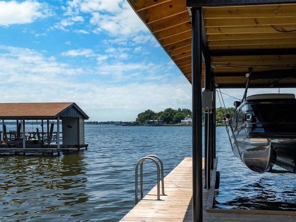 162 Lake Drive, Enchanted Oaks, TX 75156