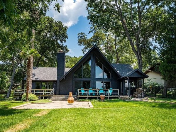 162 Lake Drive, Enchanted Oaks, TX 75156