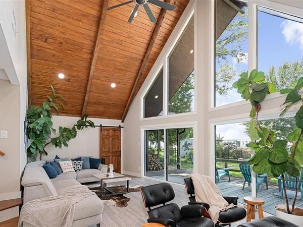 162 Lake Drive, Enchanted Oaks, TX 75156