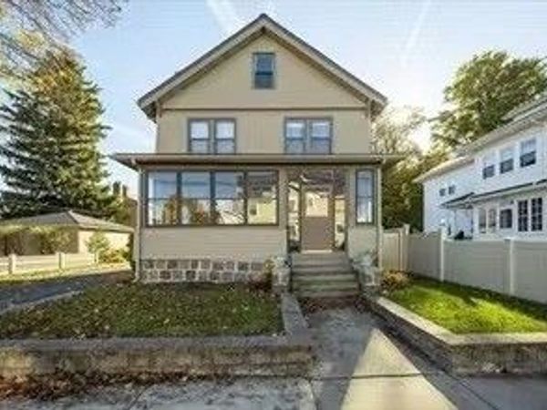 11 Gould St, Quincy, MA 02170