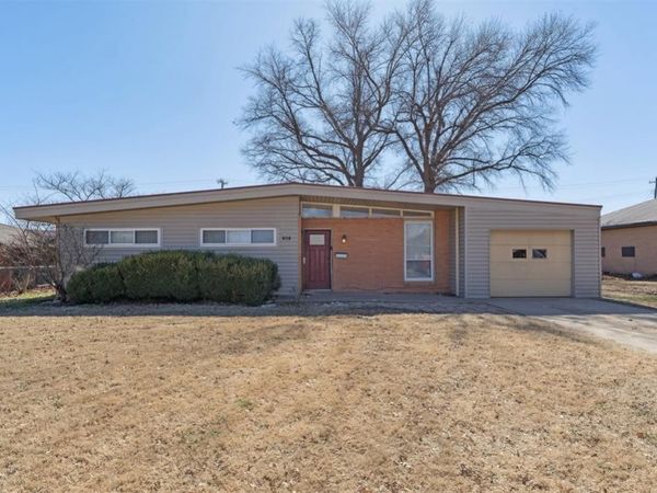 307 Fairview Avenue, Blackwell, OK 74631