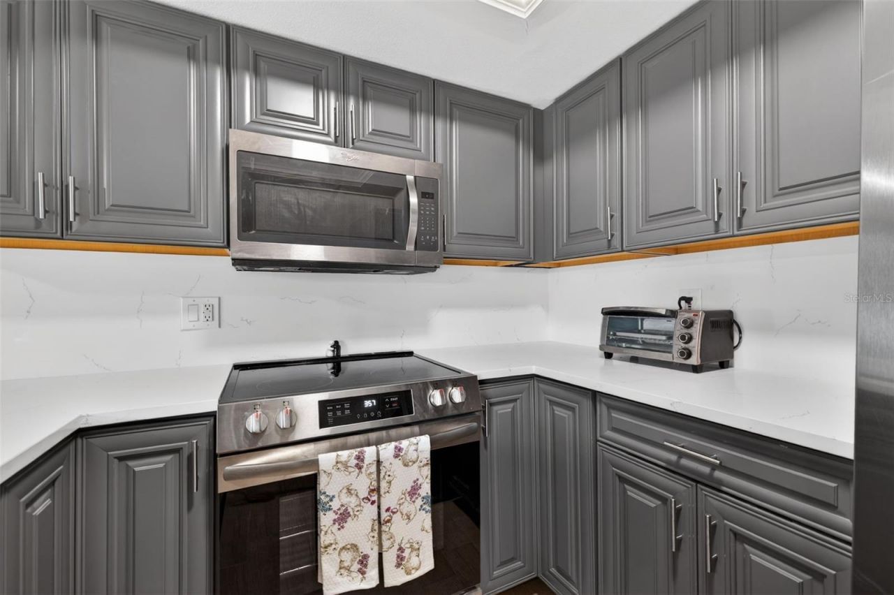 6490 Cape Hatteras Way Ne, Unit 2, Saint Petersburg, FL 33702 Photo