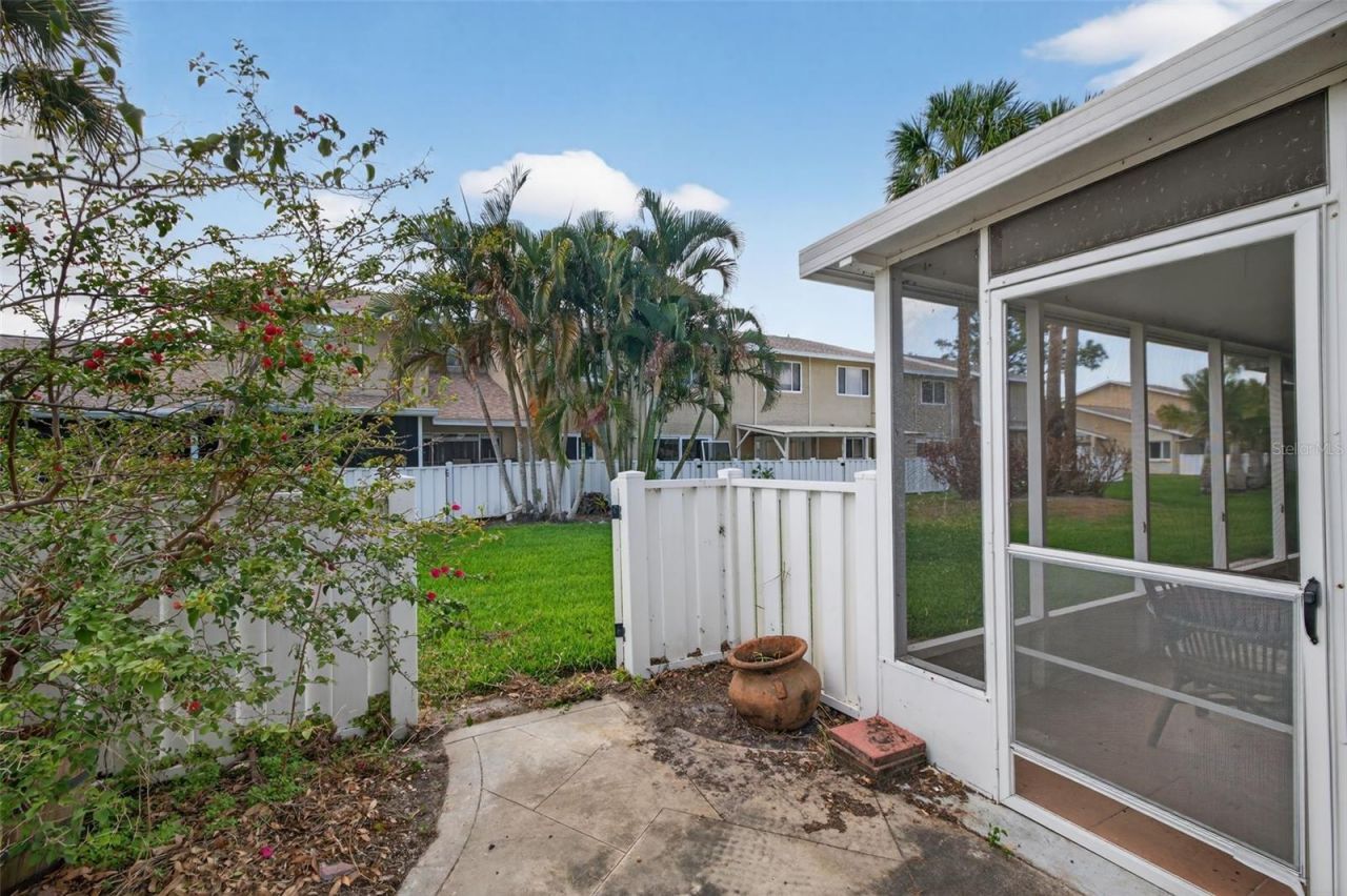 6490 Cape Hatteras Way Ne, Unit 2, Saint Petersburg, FL 33702 Photo