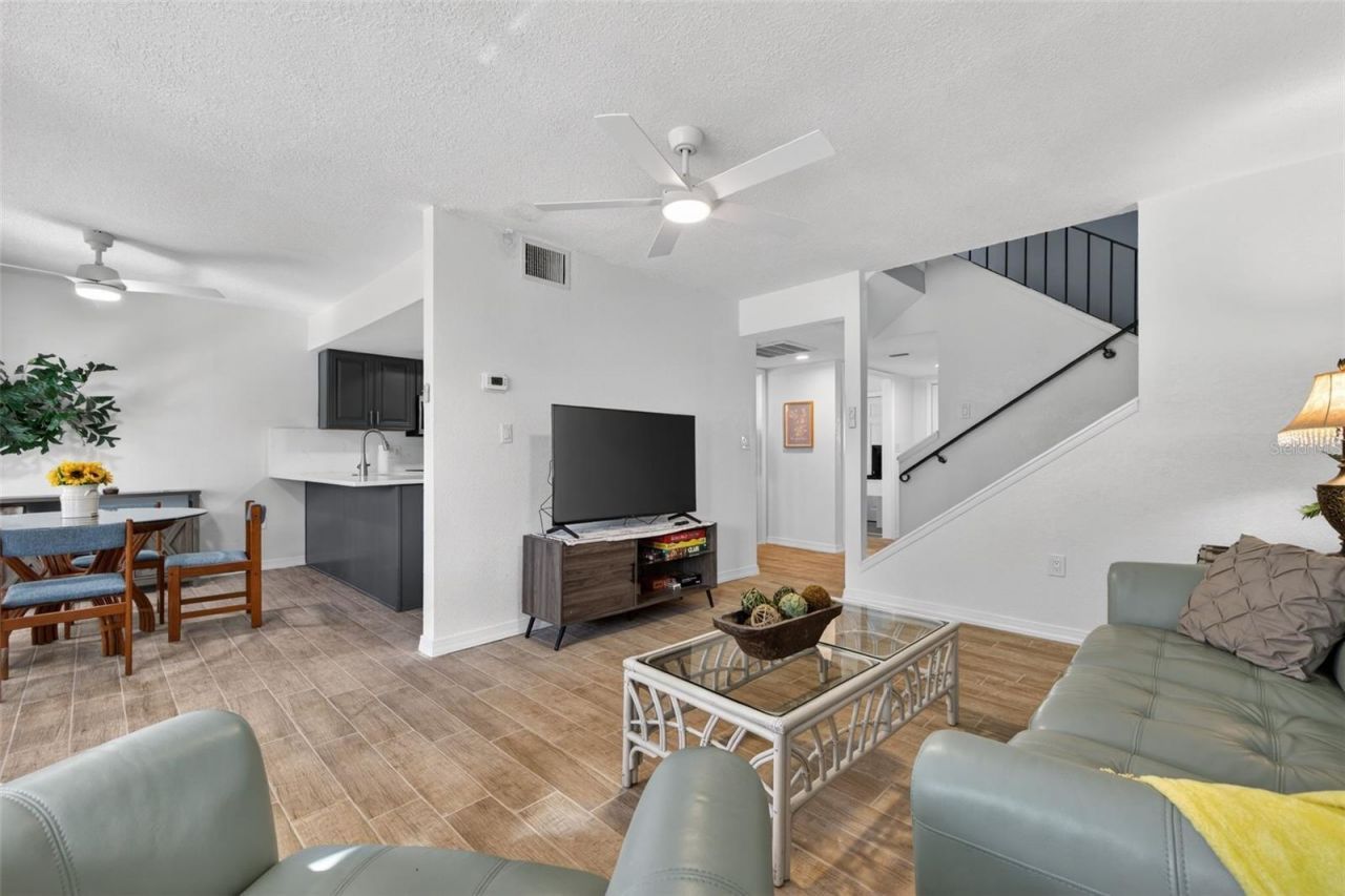 6490 Cape Hatteras Way Ne, Unit 2, Saint Petersburg, FL 33702 Photo