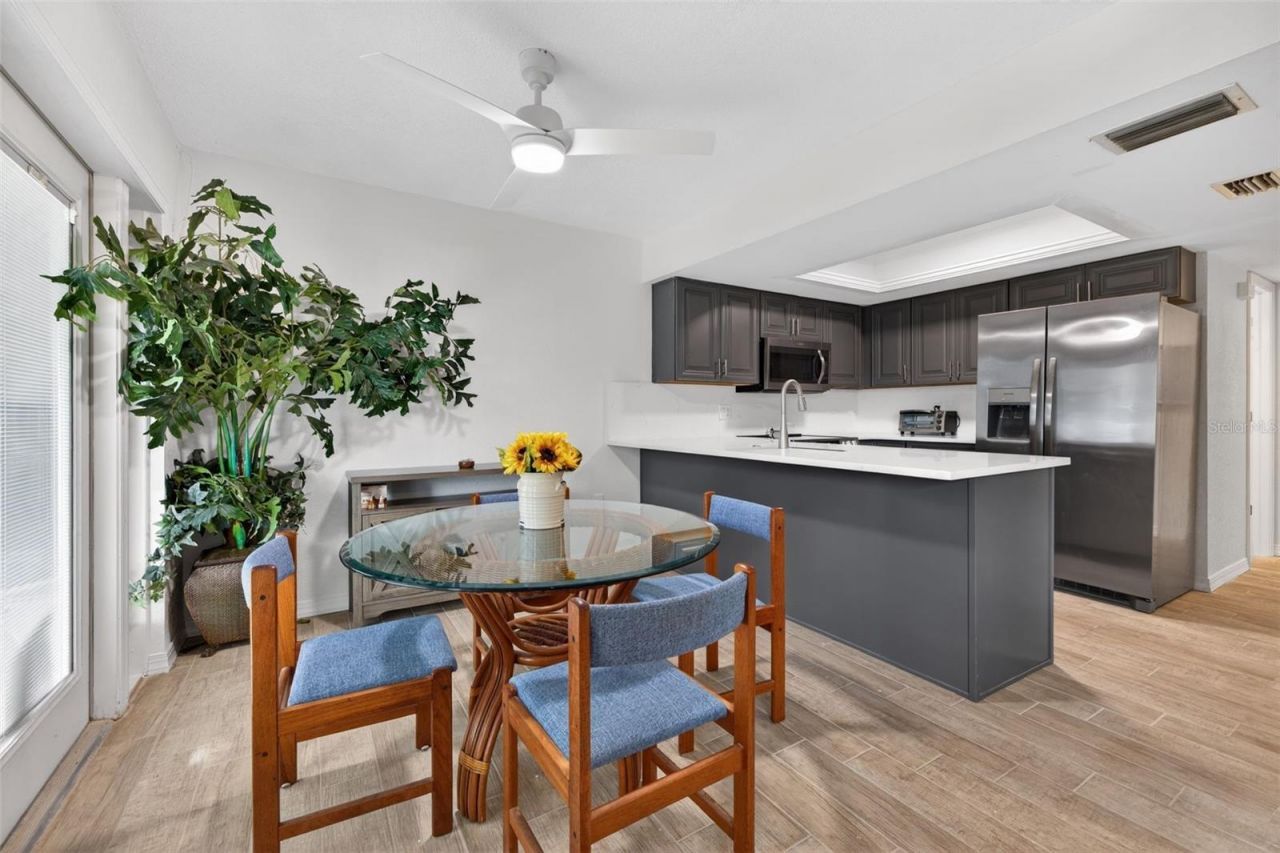 6490 Cape Hatteras Way Ne, Unit 2, Saint Petersburg, FL 33702 Photo