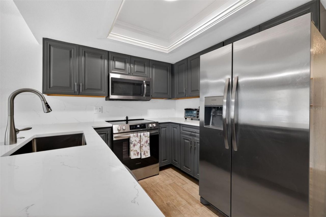 6490 Cape Hatteras Way Ne, Unit 2, Saint Petersburg, FL 33702 Photo