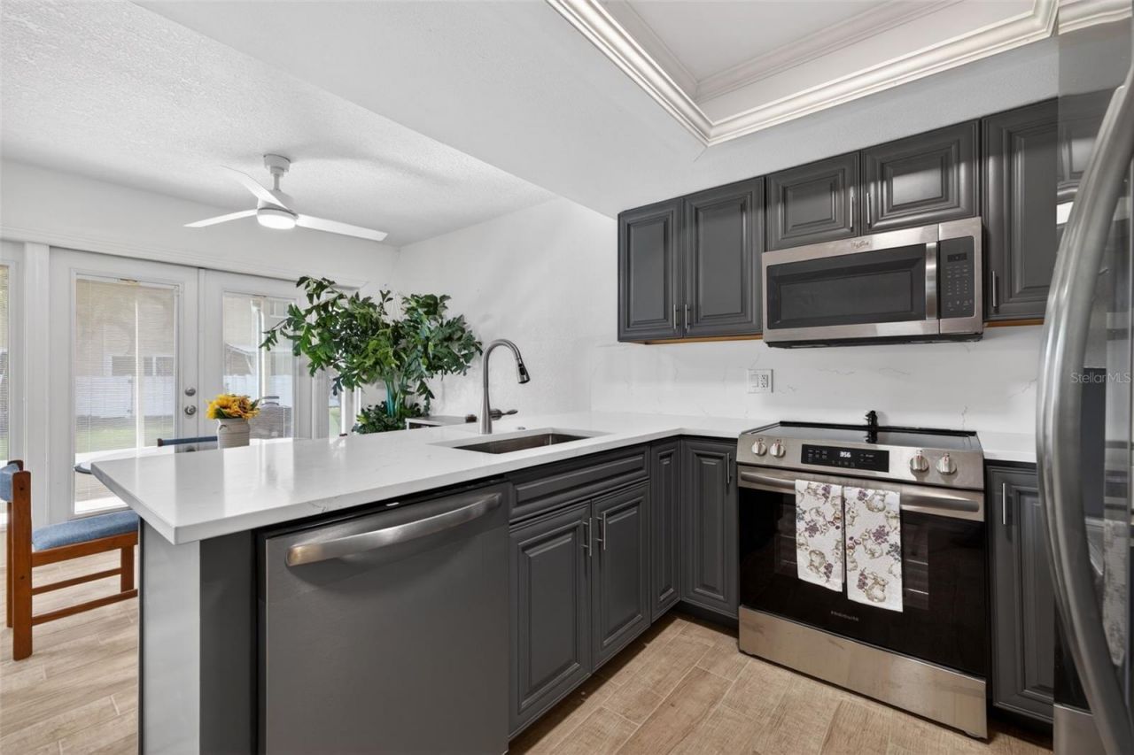 6490 Cape Hatteras Way Ne, Unit 2, Saint Petersburg, FL 33702 Photo