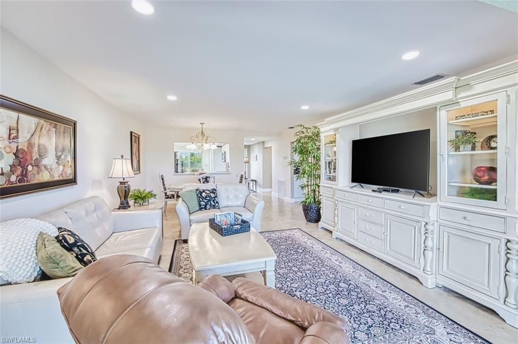 7402 Lake Breeze Dr, Unit 305, Fort Myers, FL 33907 Photo