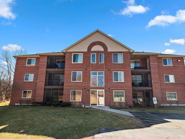 6950 Heritage Circle, Unit 3C, Orland Park, IL 60462