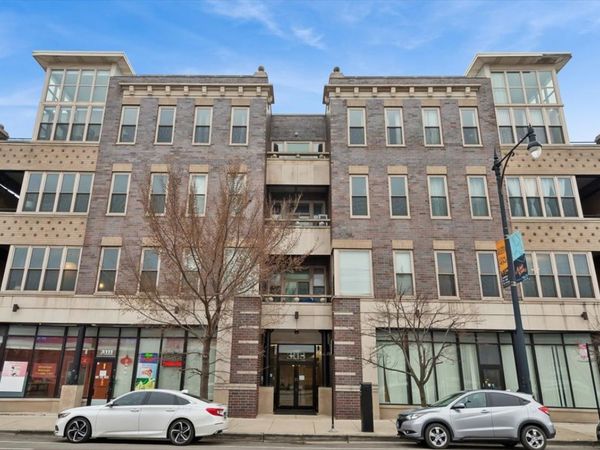 3113 W Lawrence Avenue, Unit A201, Chicago, IL 60625