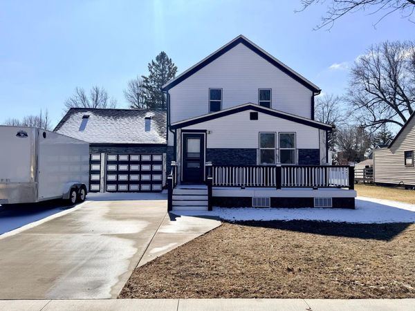 120 W Okabena Street, Worthington, MN 56187