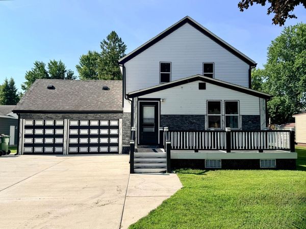 120 W Okabena Street, Worthington, MN 56187
