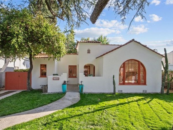 11048 Blix, West Toluca Lake, CA 91602