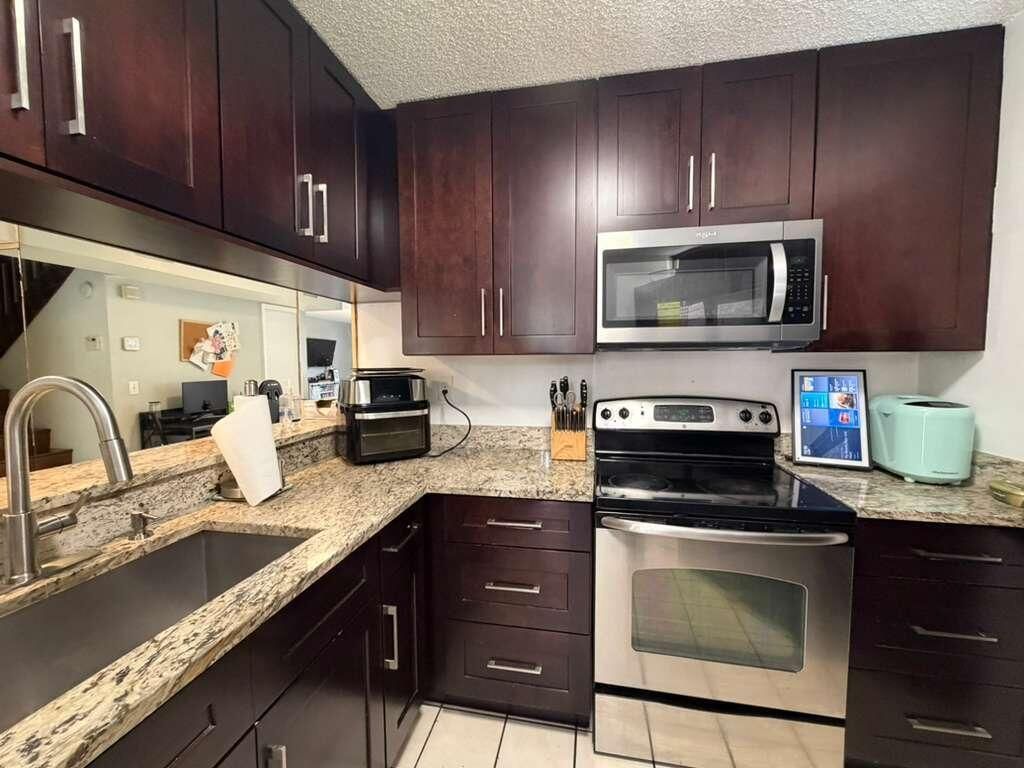 8182 Thames Boulevard, Unit D, Boca Raton, FL 33433 Photo