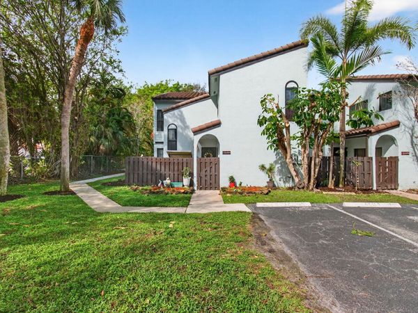 22380 Pineapple Walk Drive, Boca Raton, FL 33433