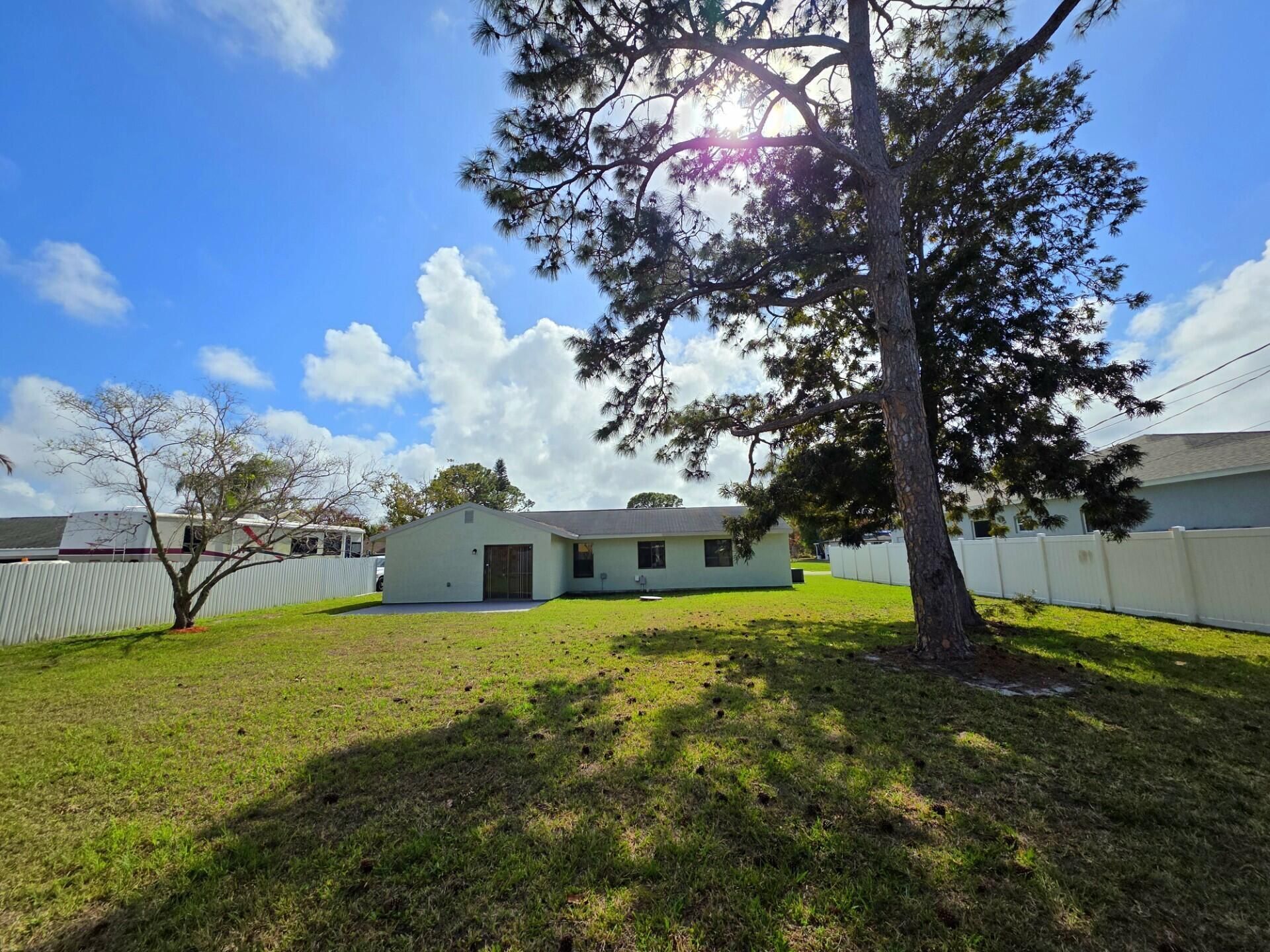 2197 SE Genoa Street, Port Saint Lucie, FL 34952 Photo