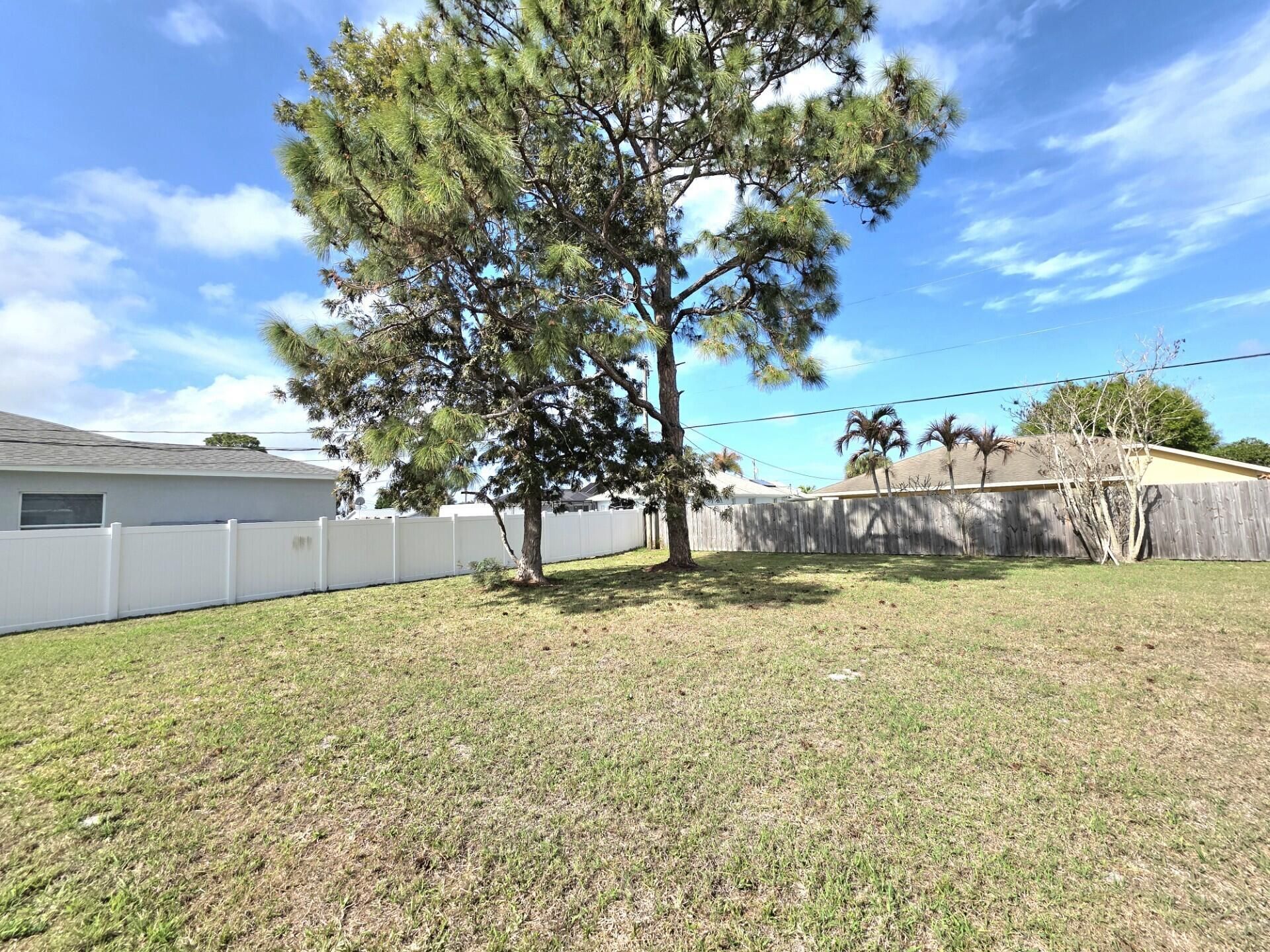 2197 SE Genoa Street, Port Saint Lucie, FL 34952 Photo