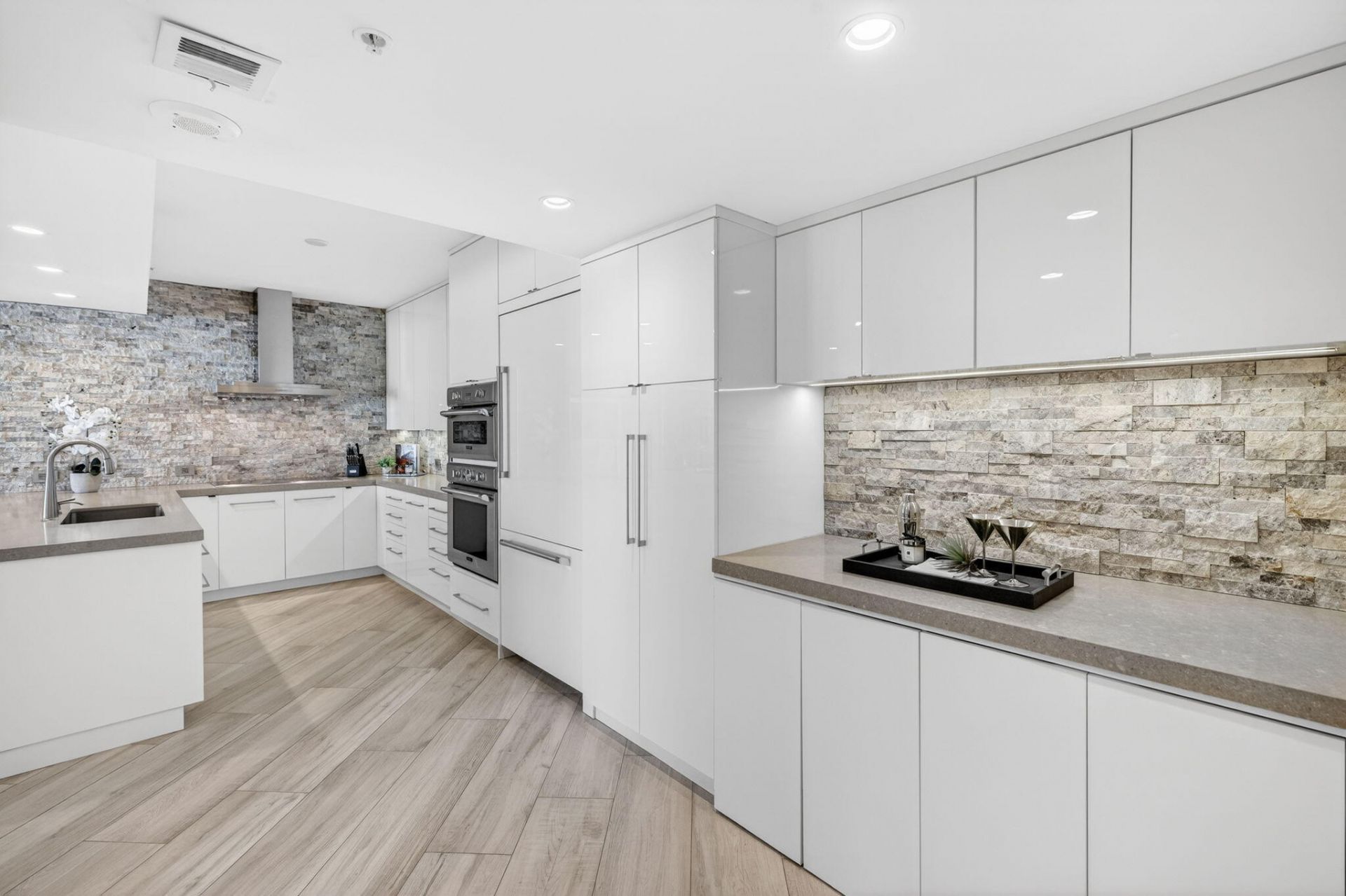 100 S Birch Road, Unit 803, Fort Lauderdale, FL 33316 Photo