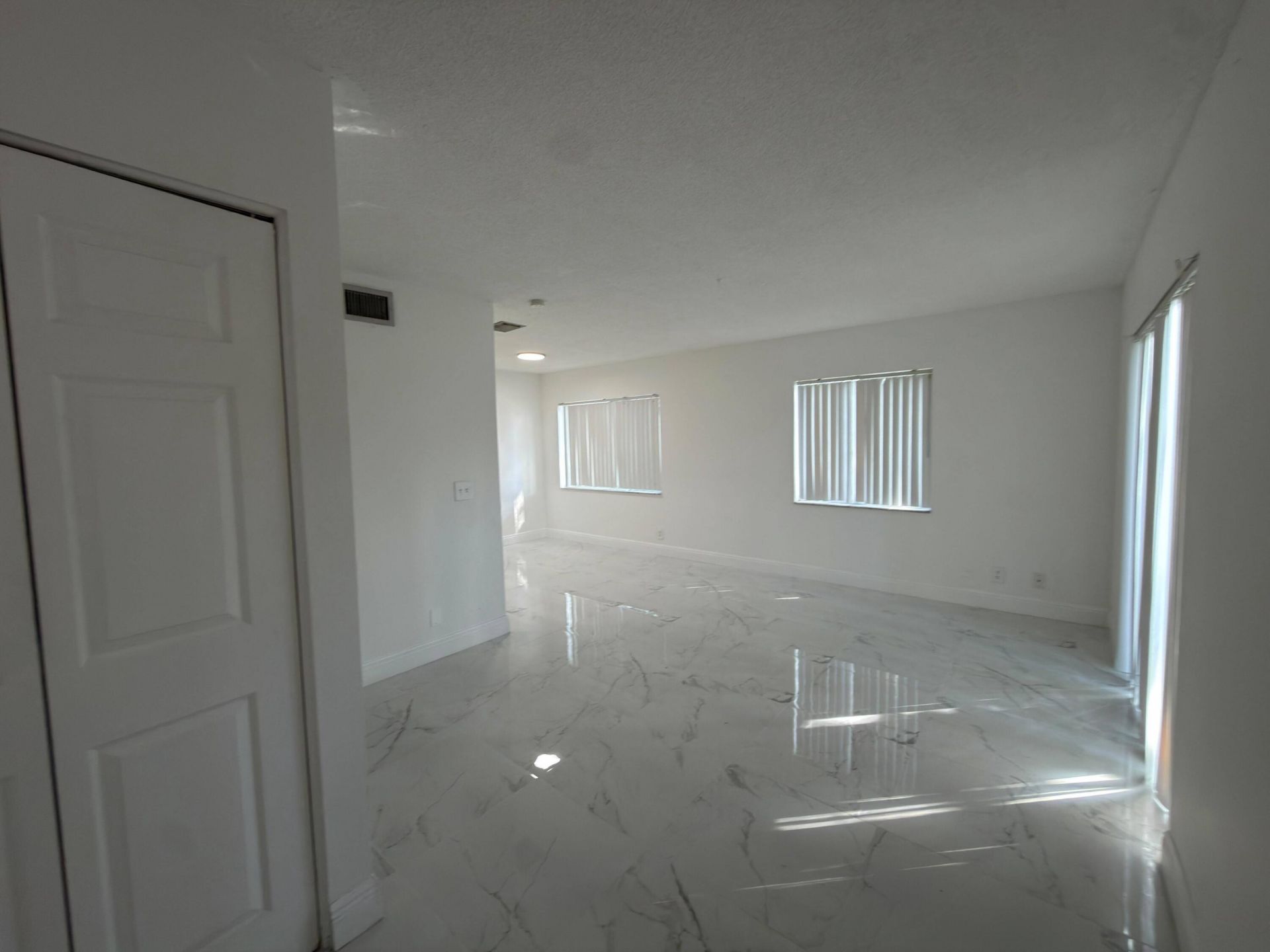 5702 NW 22nd Court, Unit 28-b, Lauderhill, FL 33313 Photo