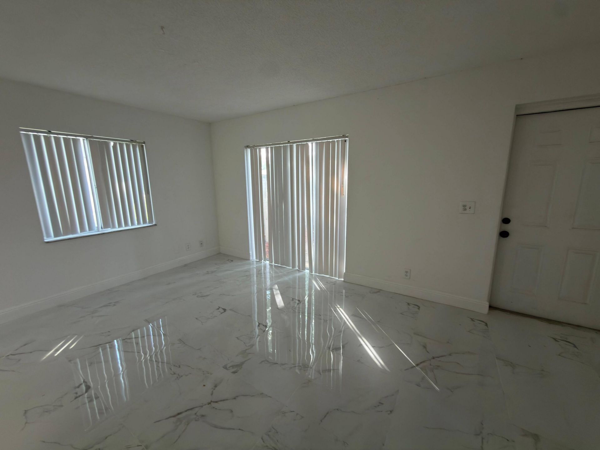 5702 NW 22nd Court, Unit 28-b, Lauderhill, FL 33313 Photo