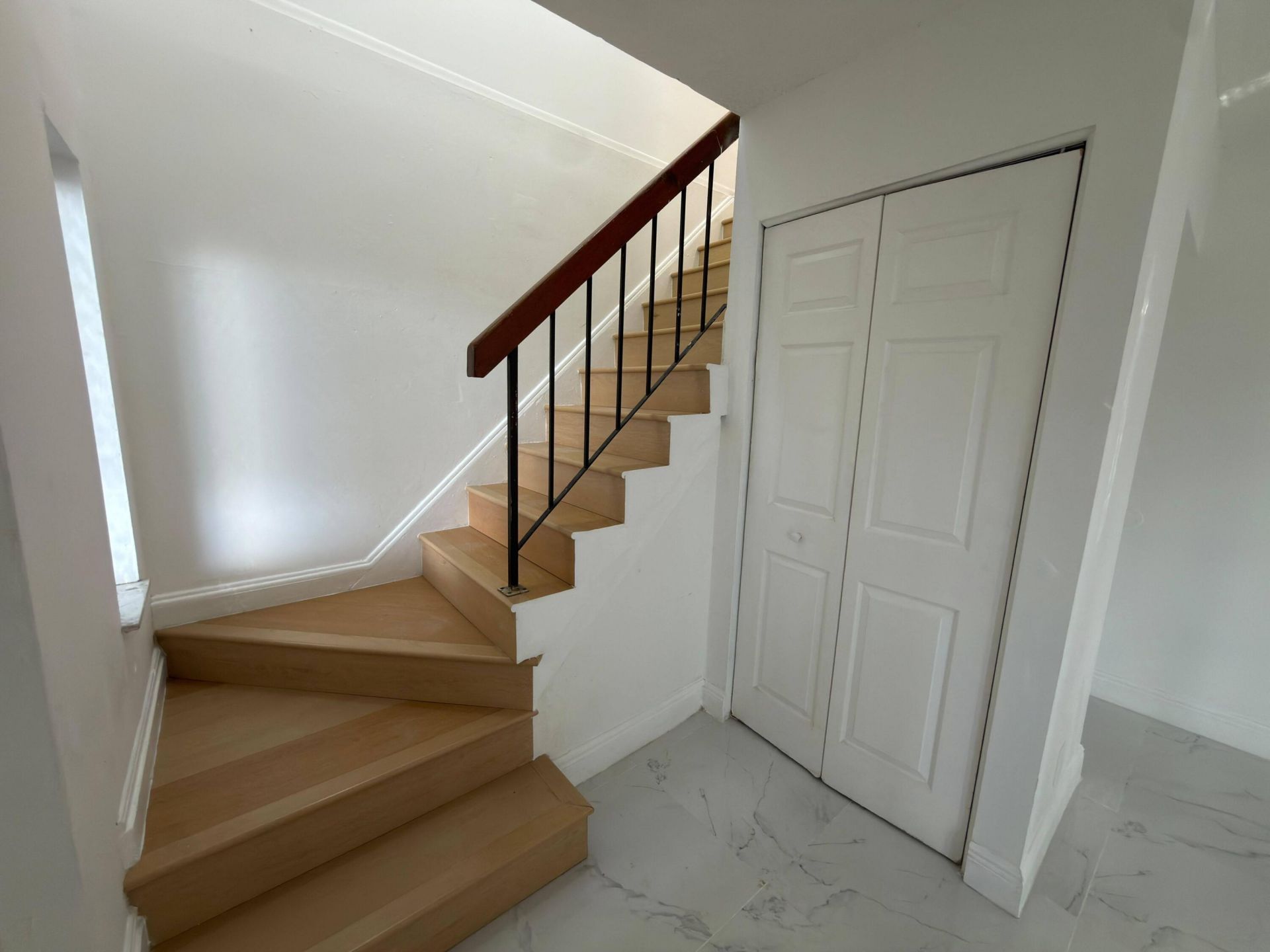 5702 NW 22nd Court, Unit 28-b, Lauderhill, FL 33313 Photo