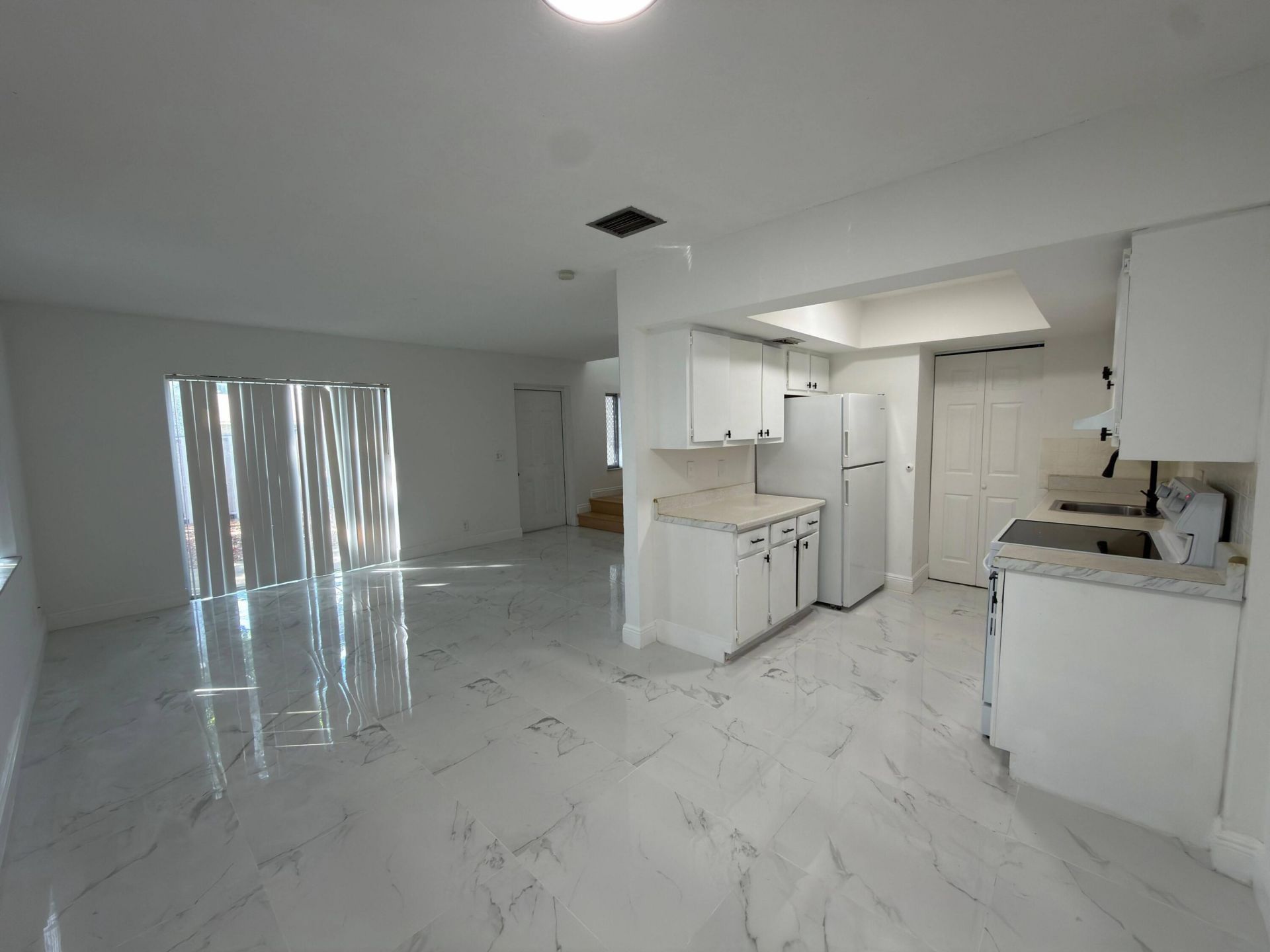 5702 NW 22nd Court, Unit 28-b, Lauderhill, FL 33313 Photo