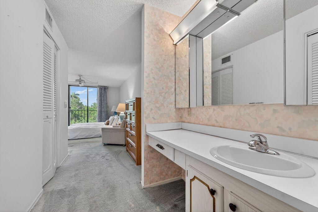 501 SW 11th Place, Unit 402-a, Boca Raton, FL 33432 Photo