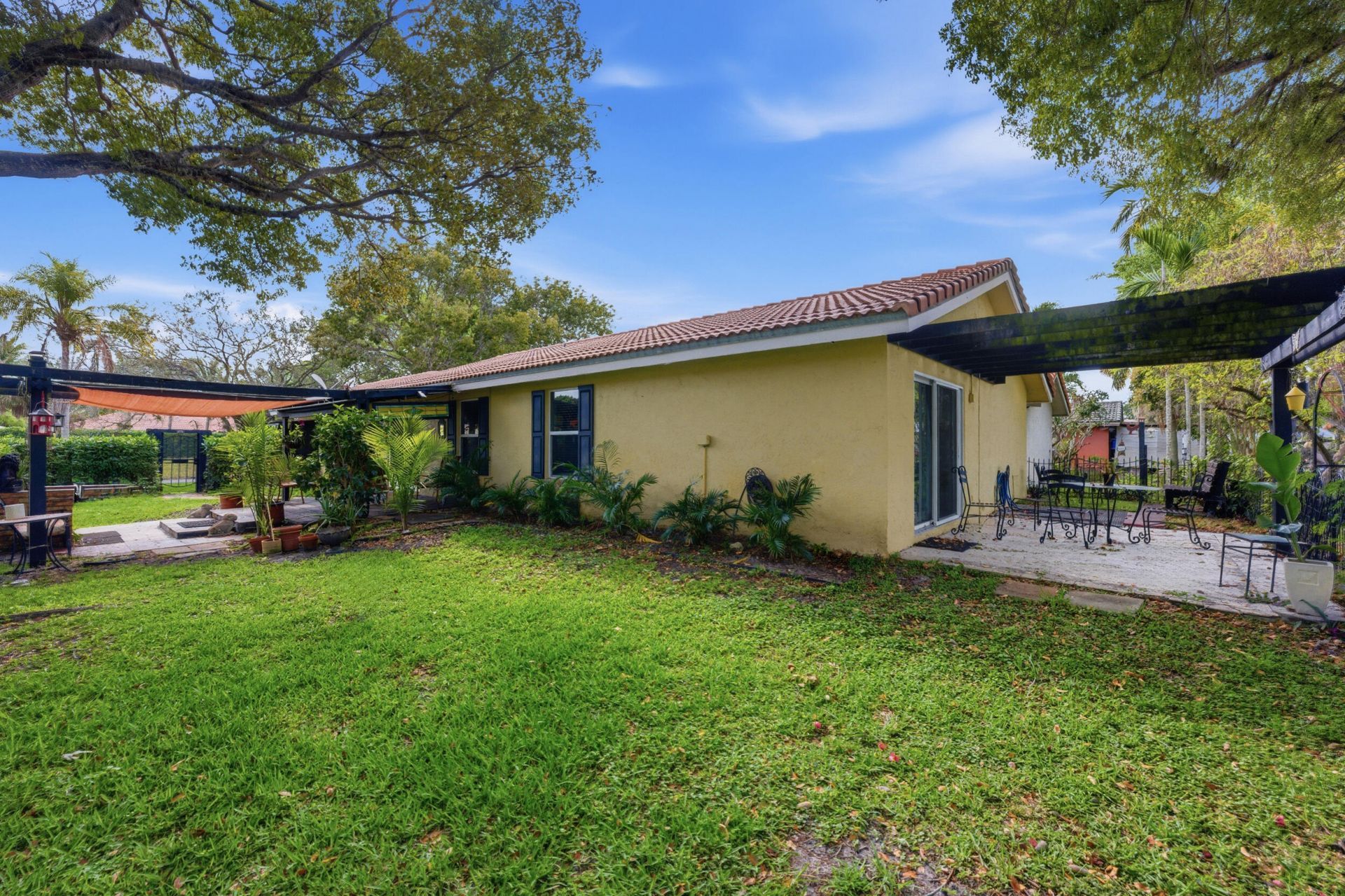 1592 NW 93rd Terrace, Coral Springs, FL 33071 Photo