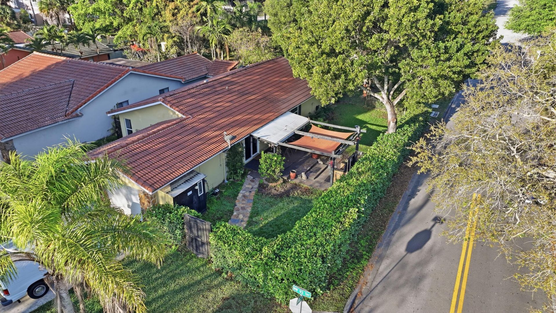 1592 NW 93rd Terrace, Coral Springs, FL 33071 Photo