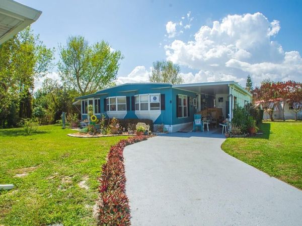 8 Santa Fe Lane, Port St. Lucie, FL 34952