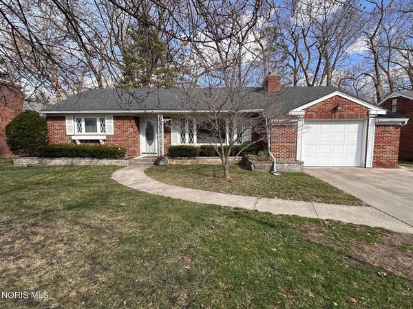 2714 Evergreen Road, Toledo, OH 43606