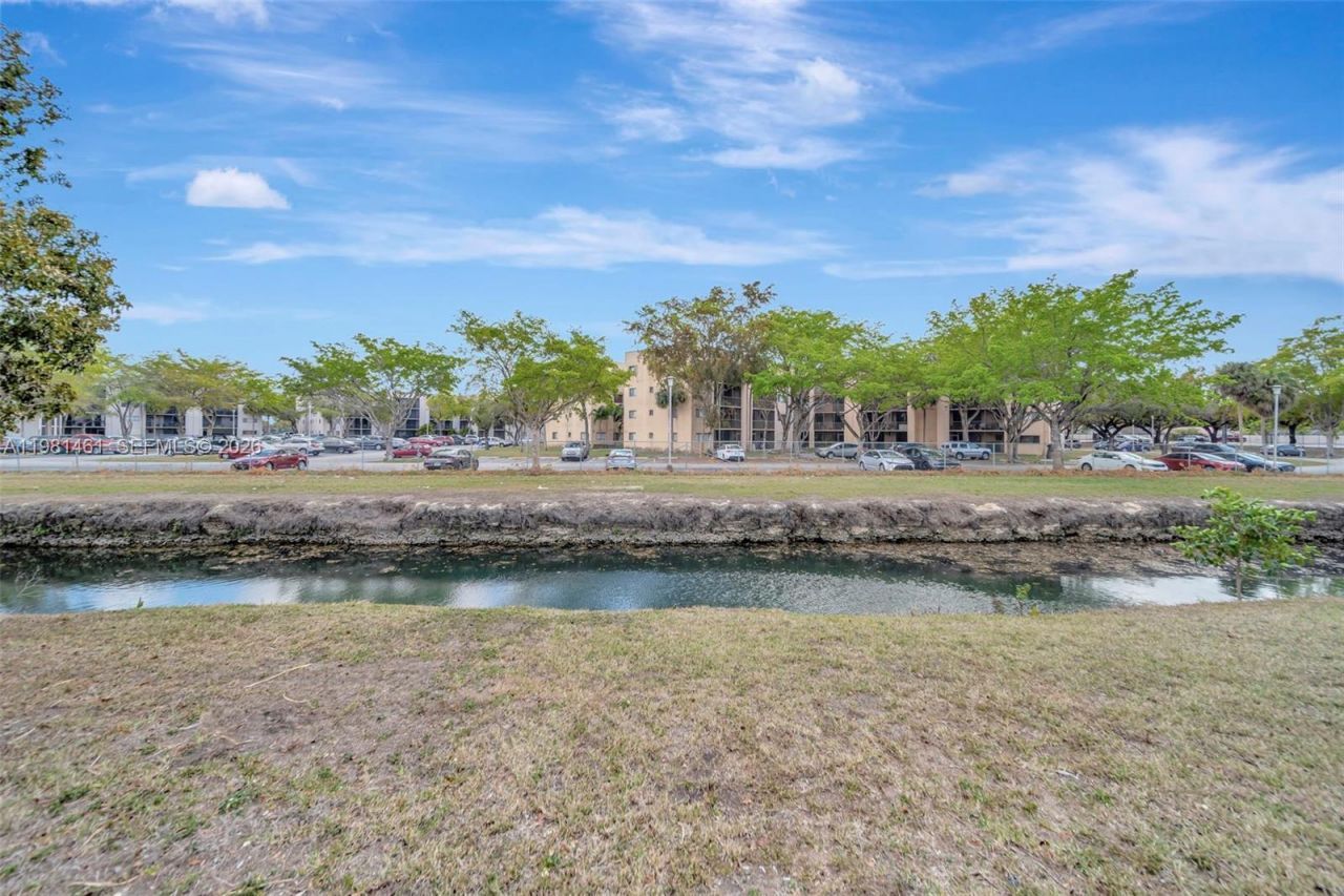 8769 SW 137th Ave, Miami, FL 33183 Photo